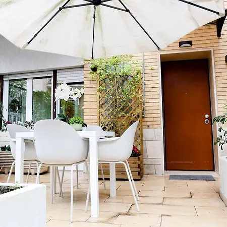 Cozy With Private Patio In Vatican Appiano Apartamento