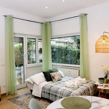 Cozy With Private Patio In Vatican Appiano * Rome